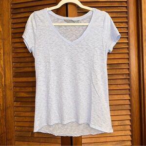 EUC Light blue Athleta Daily Tee, v-neck short sleeve, S